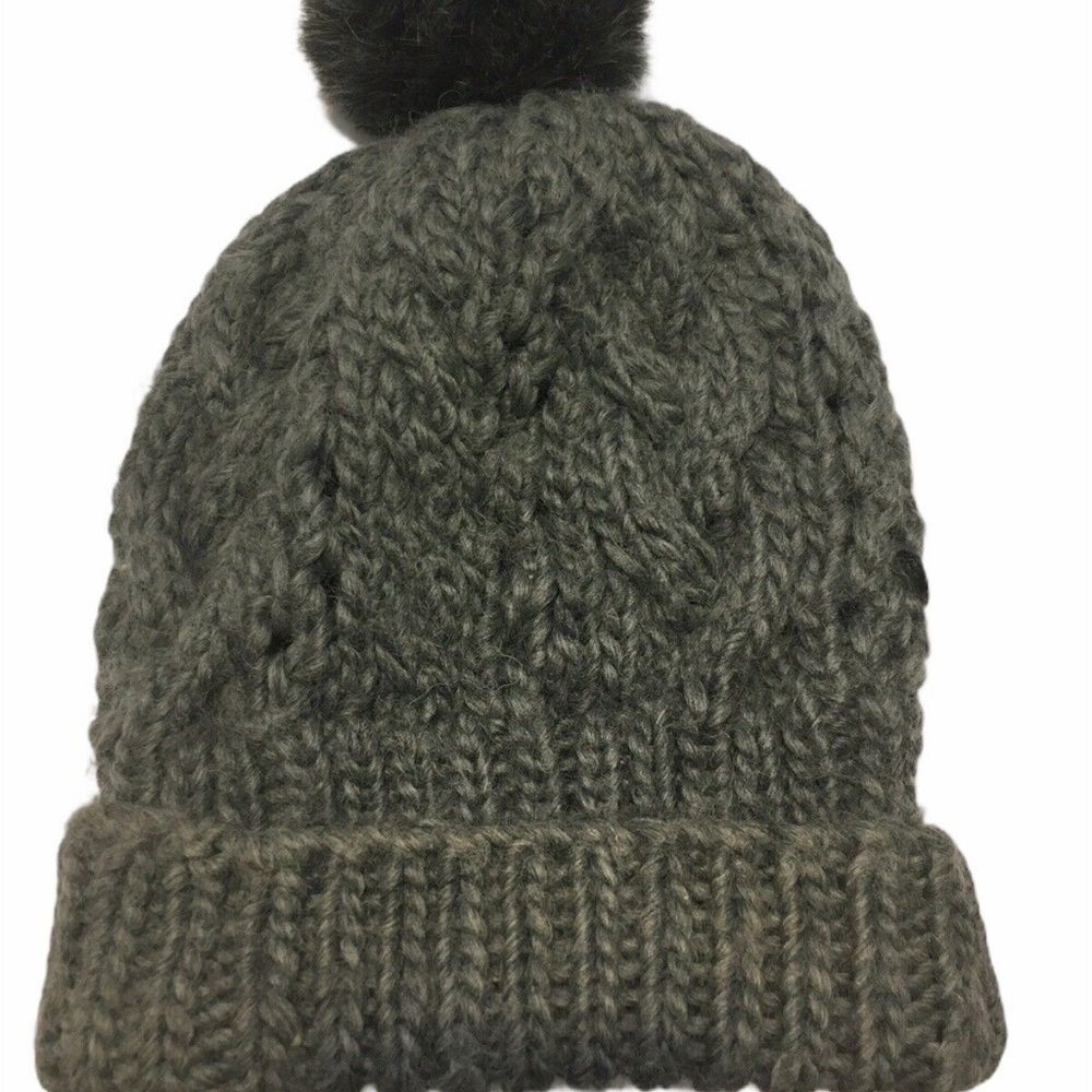 H&M cable knit beanie skullcap sockhat pompom puff